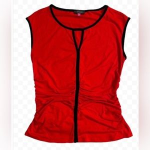 Vince Camuto Red Sleeveless Ruched Top With Center Keyhole Black Piping Size PM